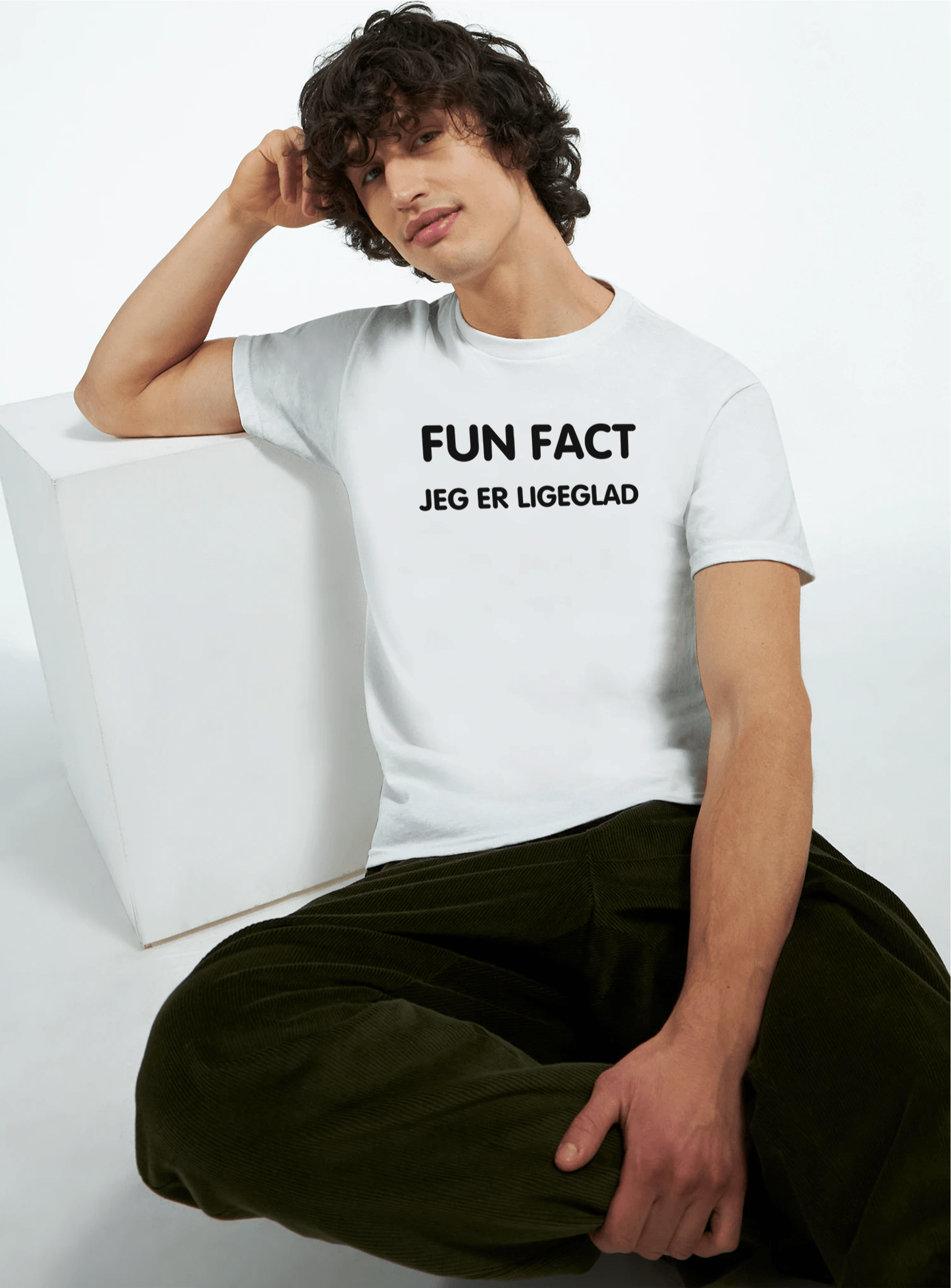 FUN FACT, JEG ER LIGEGLAD ❌ T-SHIRT